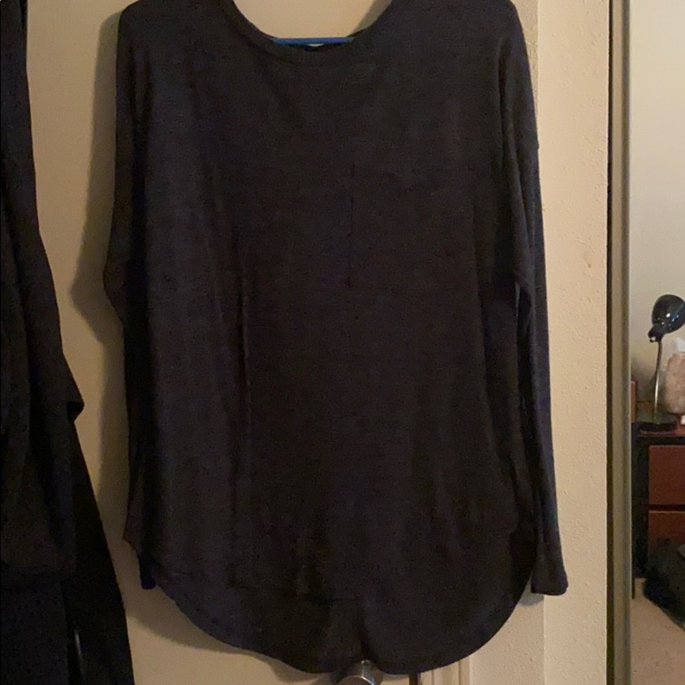 OLD NAVY LONG SLEEVE TEE